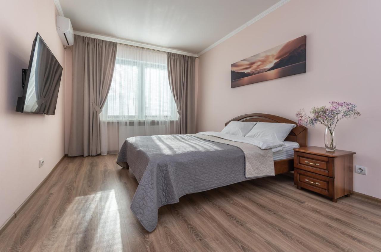 Осокорки Русовой 3 Apartment Kyiv Exterior photo
